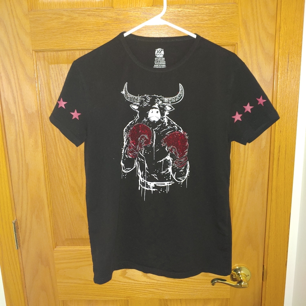 Black t-shirt